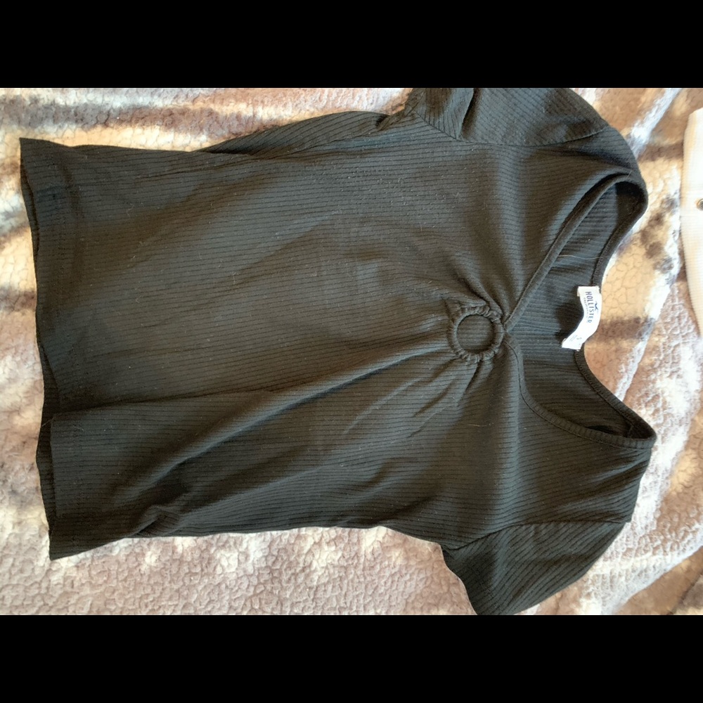 hollister black ring tee! ♡
